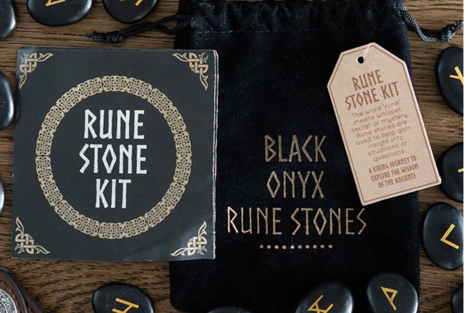 Runas Nórdicas em Ónix Negro